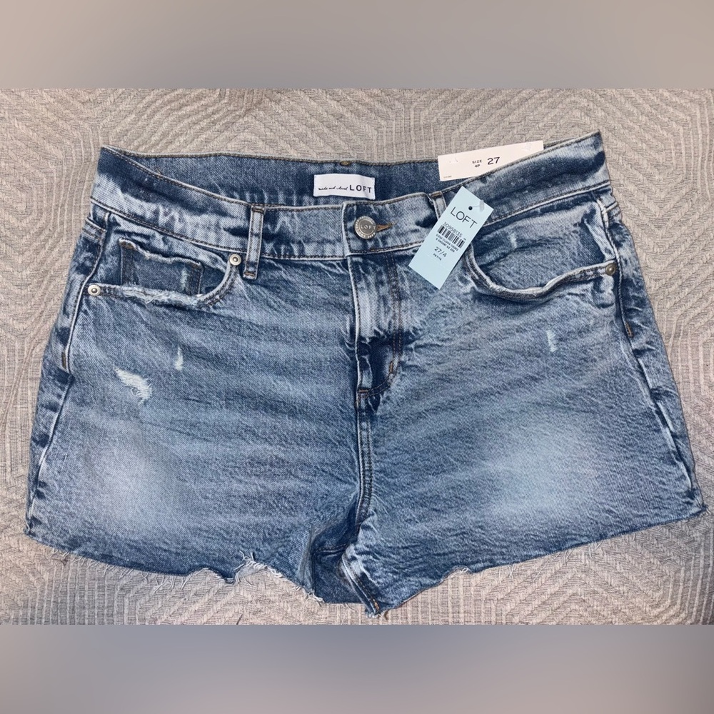 *NWT* LOFT size 27 / 4P petite jean shorts